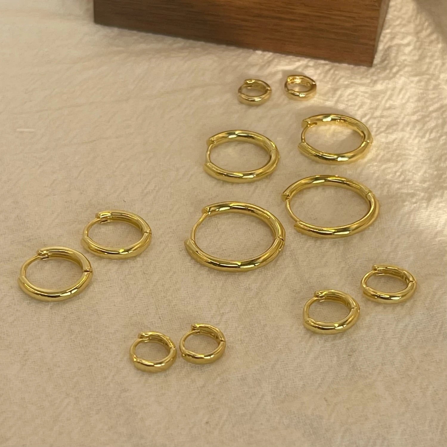 Armonia Milano — Cerchio Classico Huggie Hoops