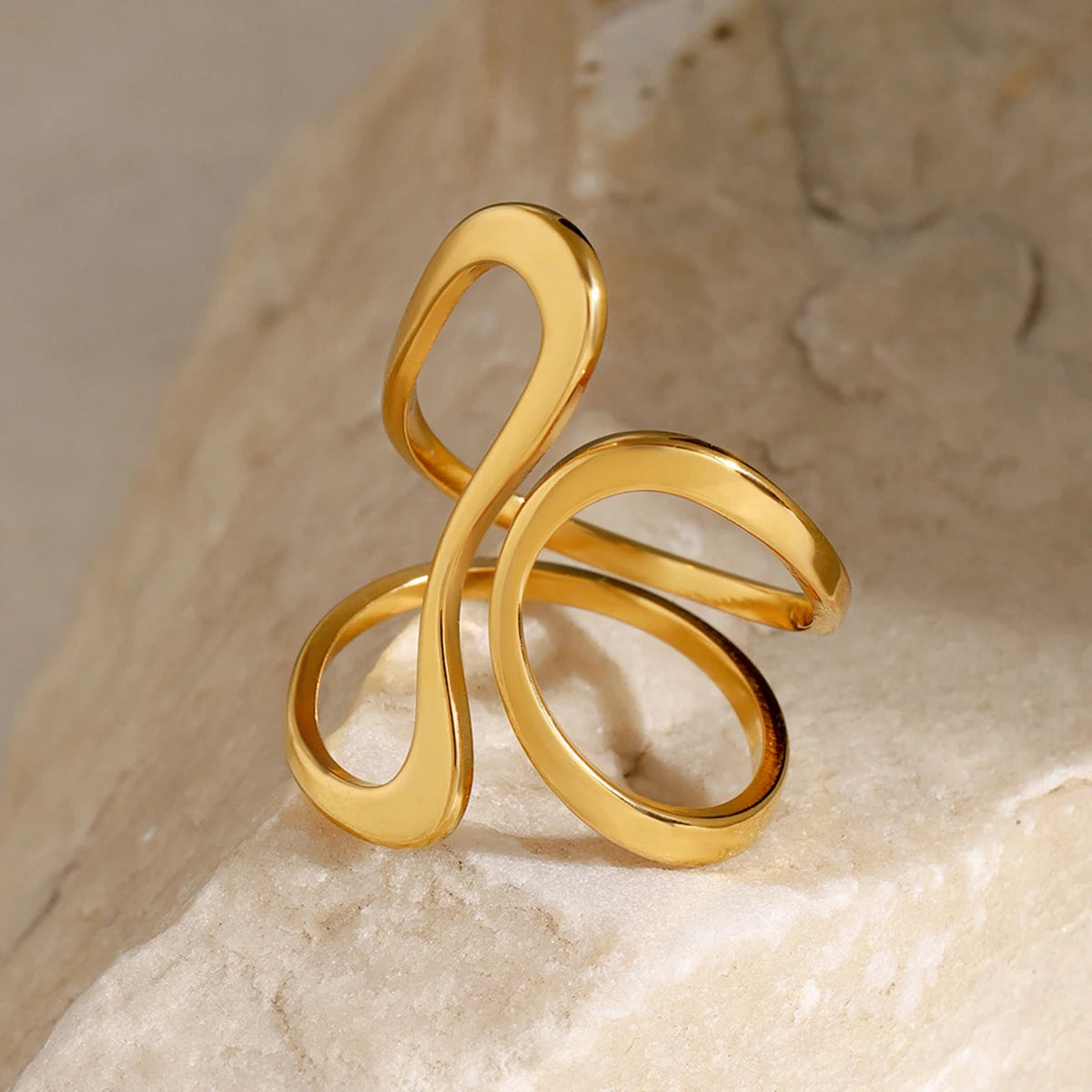 Maison Éclat “Charme Unique” Statement Ring
