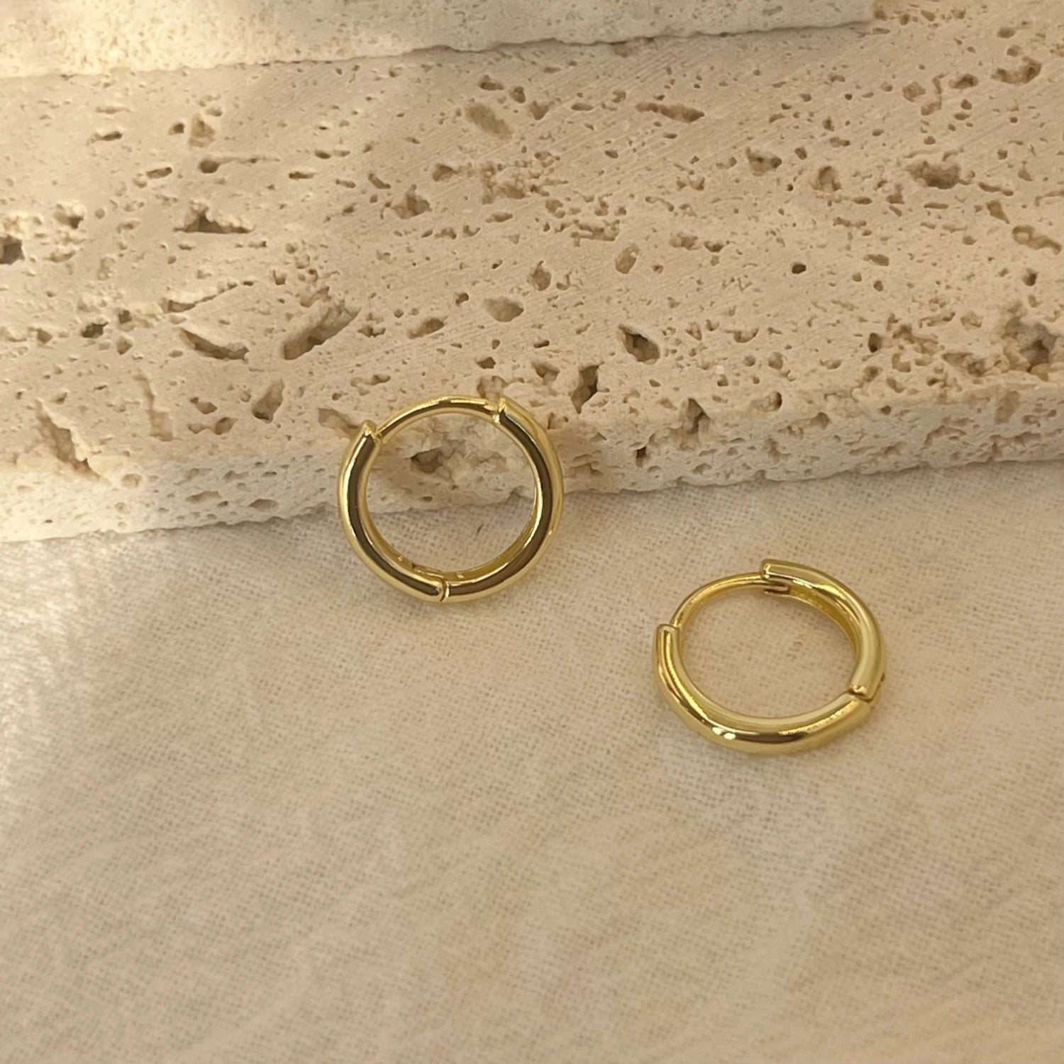 Armonia Milano — Cerchio Classico Huggie Hoops