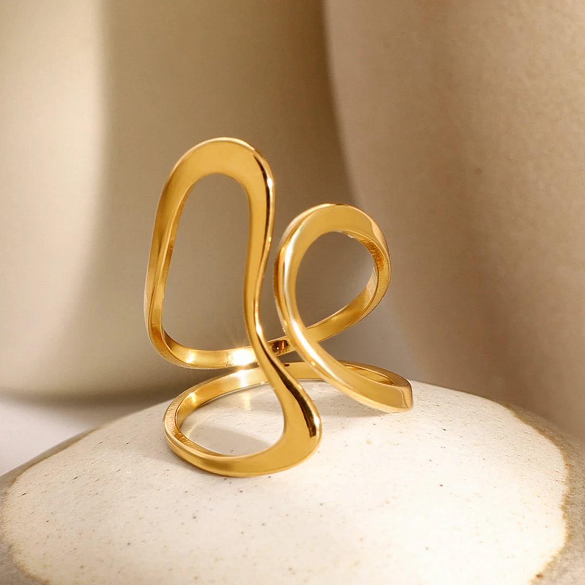 Maison Éclat “Charme Unique” Statement Ring