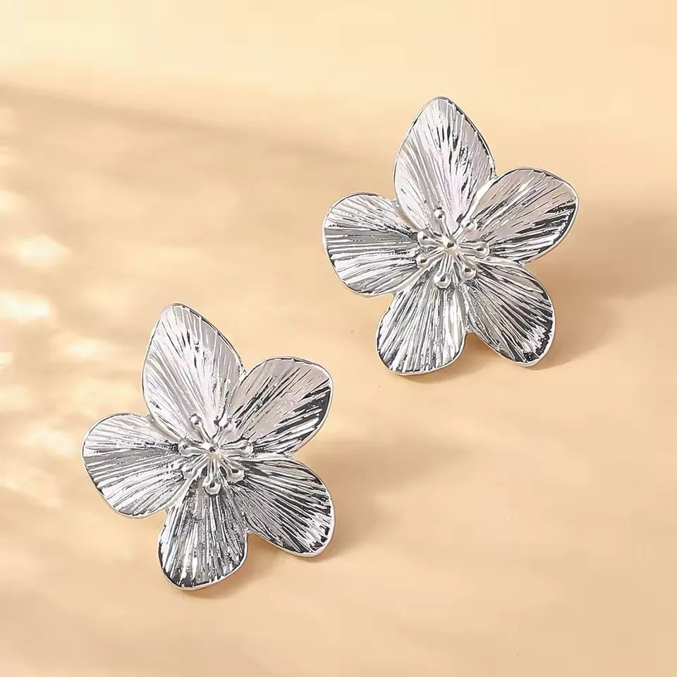 Armonia Milano — Fiore di Festa Clip Earrings (Set of 2)