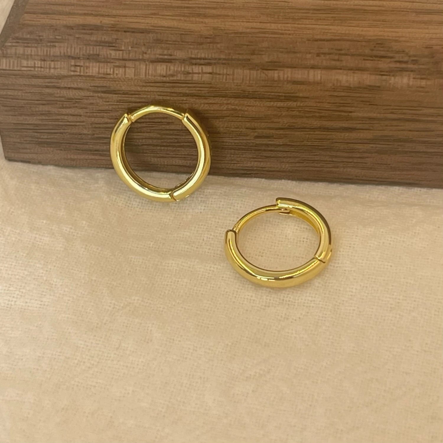 Armonia Milano — Cerchio Classico Huggie Hoops