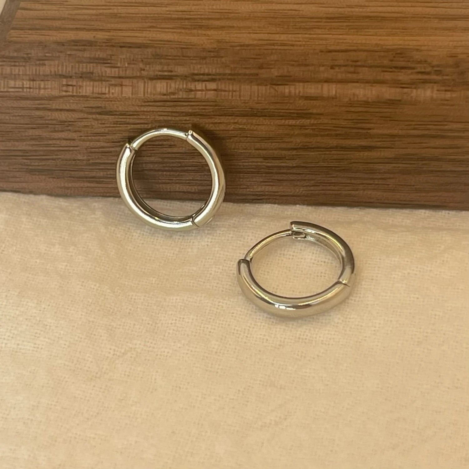 Armonia Milano — Cerchio Classico Huggie Hoops