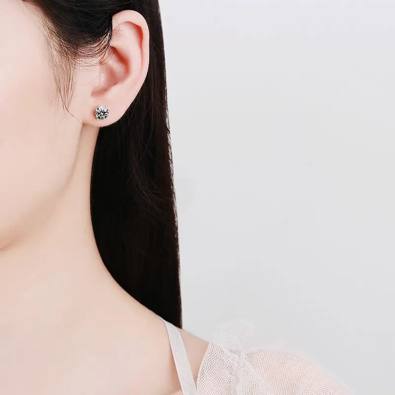 Armonia Milano — Vera Luce Moissanite Studs (0.5ct–2ct)