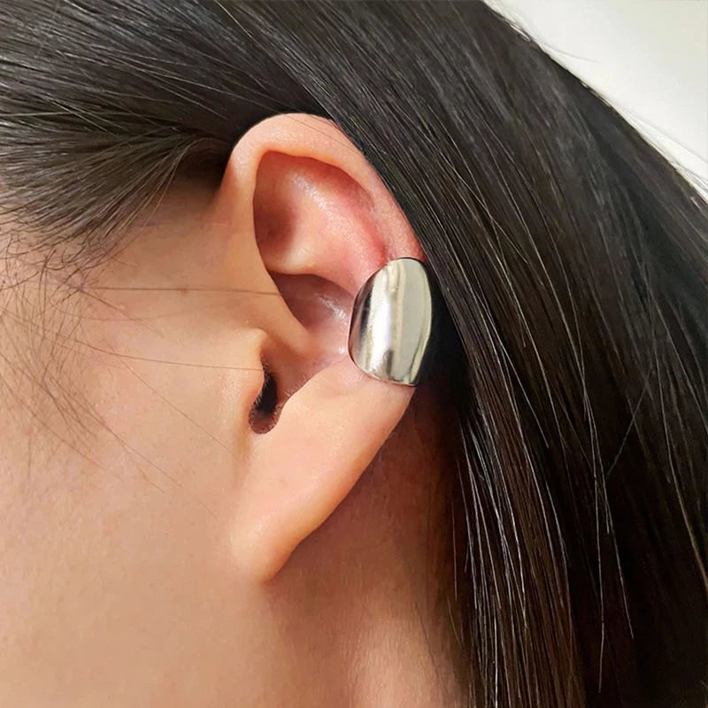 Armonia Milano — Forma Sola Ear Cuff